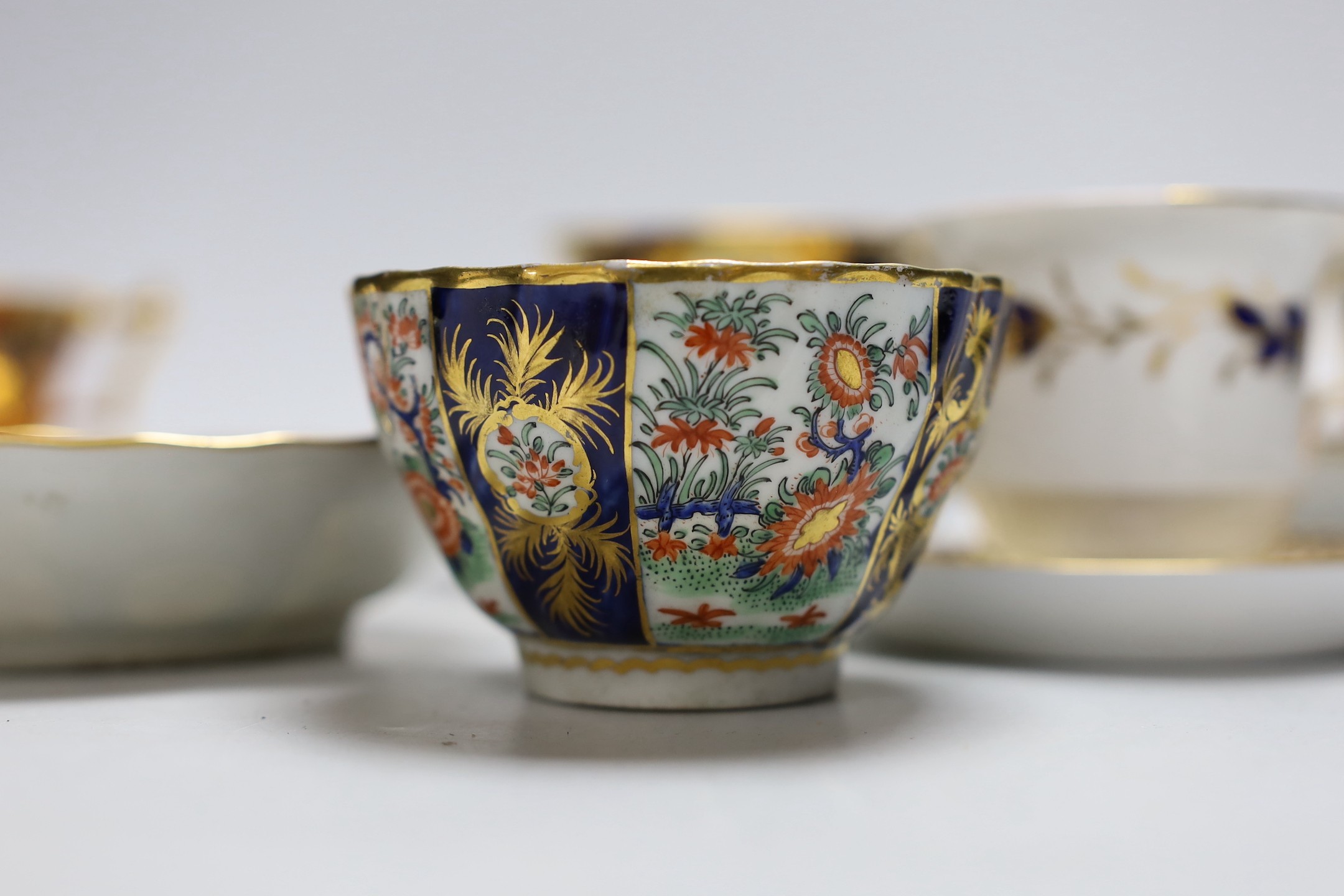 A selection of various English porcelain tea cups and saucers, to include Barr Flight Barr